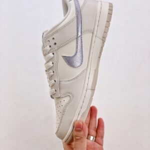 Nike Dunk Low WMNS Oxygen Purple - Image 8