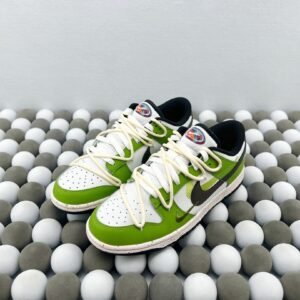 Nike Dunk Low - Image 10