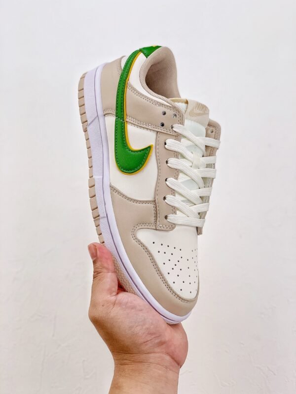 Nike Dunk Low “Pale lvory”