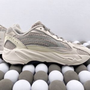 Yeezy 700 Series - Image 9