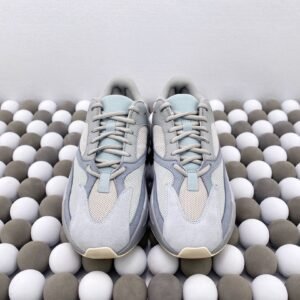 Yeezy 700 Series - Image 5