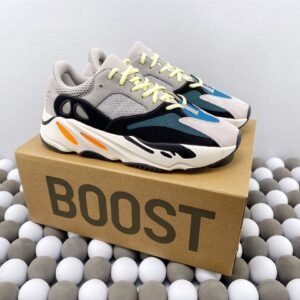 Yeezy 700 Series - Image 9