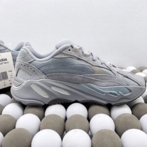 Yeezy 700 Series - Image 9