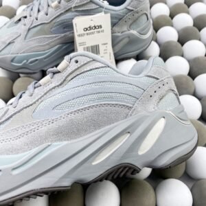 Yeezy 700 Series - Image 2
