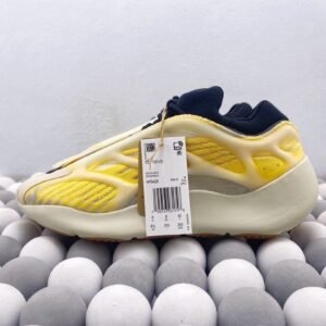 Yeezy 700 Series - Image 4