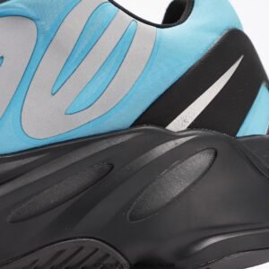 Yeezy 700 Series - Image 4