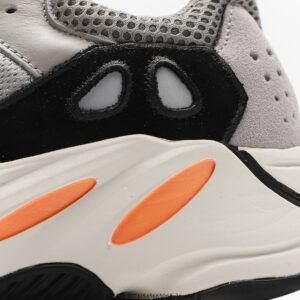 Yeezy 700 Series - Image 4