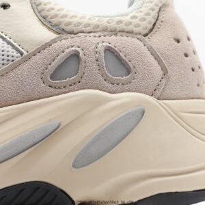Yeezy 700 Series - Image 6