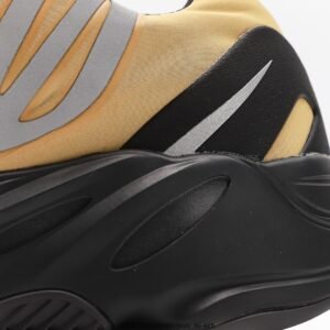 Yeezy 700 Series - Image 5