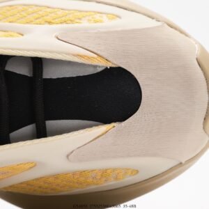 Yeezy 700 Series - Image 5