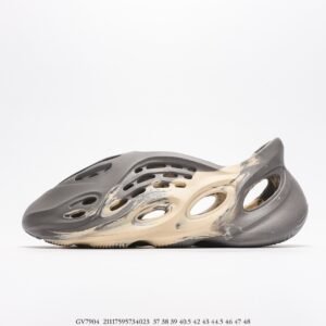 Yeezy slippers - Image 2