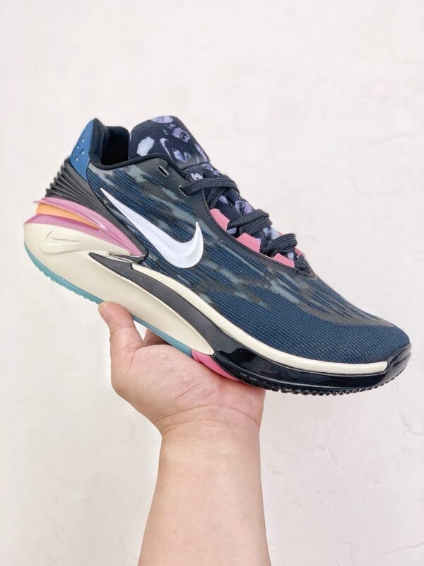 NIKE GT