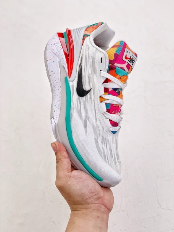 NIKE GT