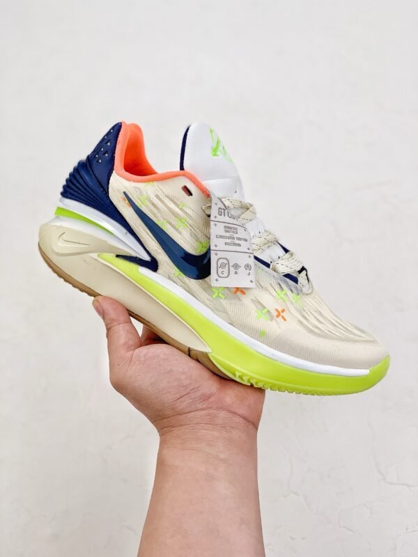NIKE GT
