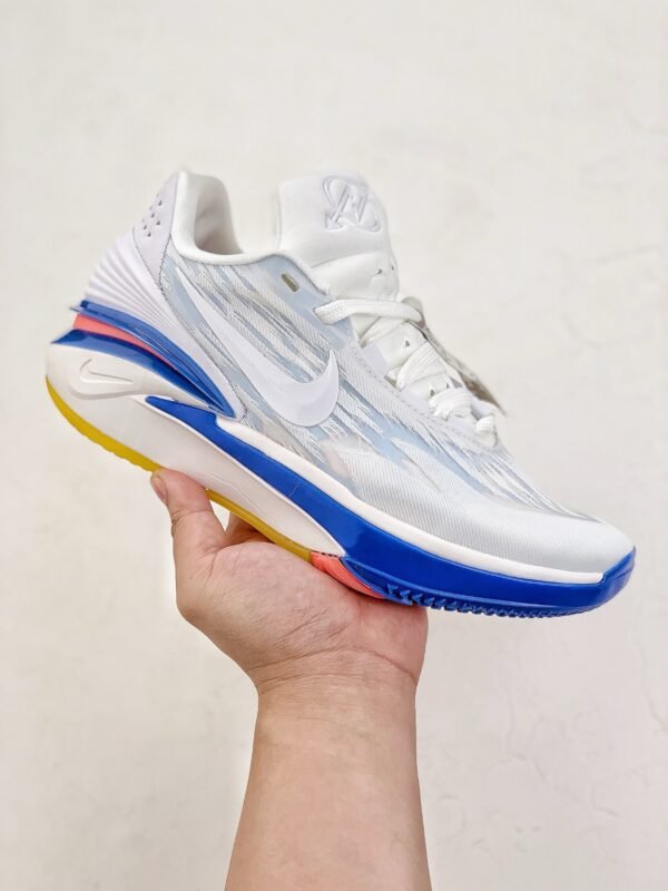 NIKE GT