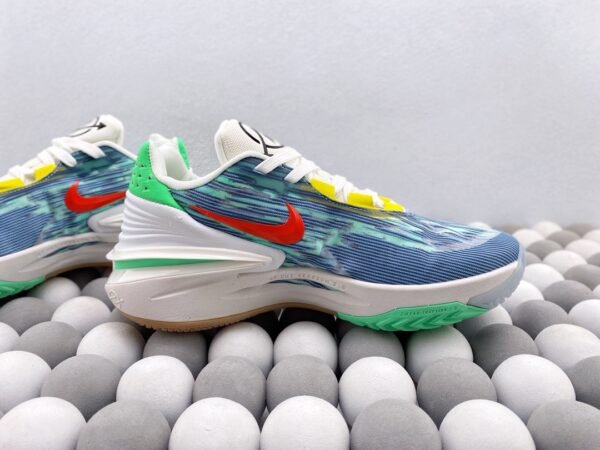 NIKE GT